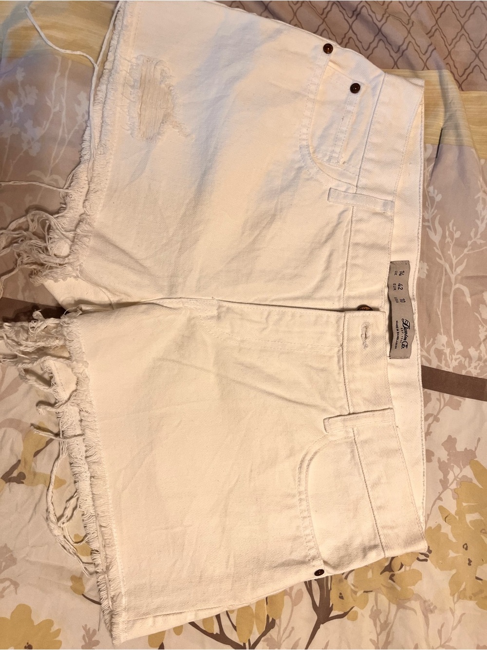 Denim&Co White Frayed-Hem Women's Jean Shorts
